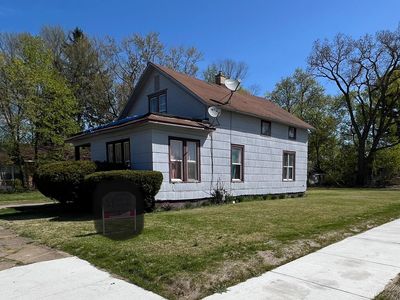 1097 Pearl St, Benton Harbor, MI, 49022