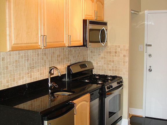 4th image of 5500 Friendship Blvd #205