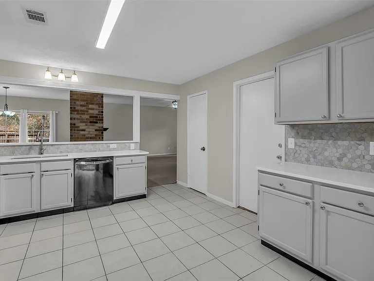 10 Treadwell Ct — Photo 23