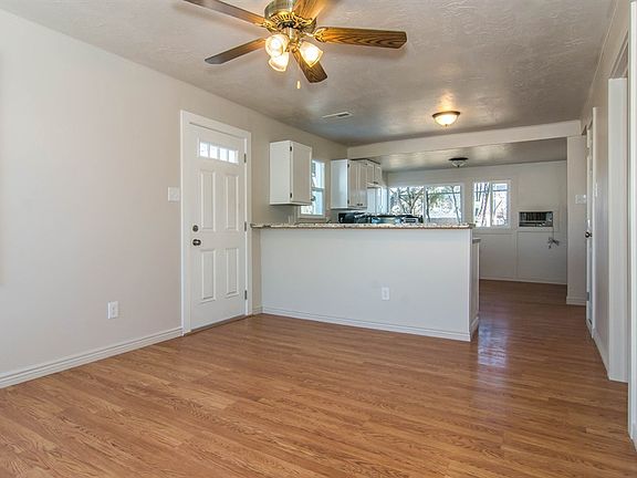 5th image of 1596 E Woodland Ave
