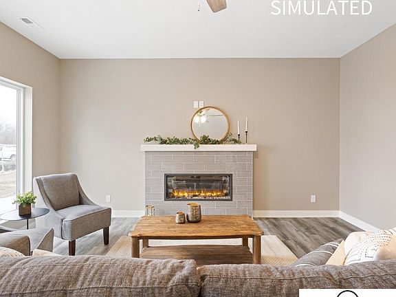 4th image of 2528 W B St