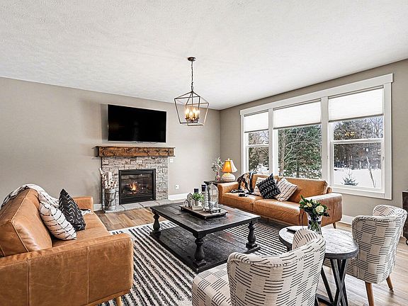 4th image of 5531 Stanton Woods Dr