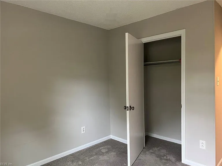 4748 Greenlaw Dr — Photo 12