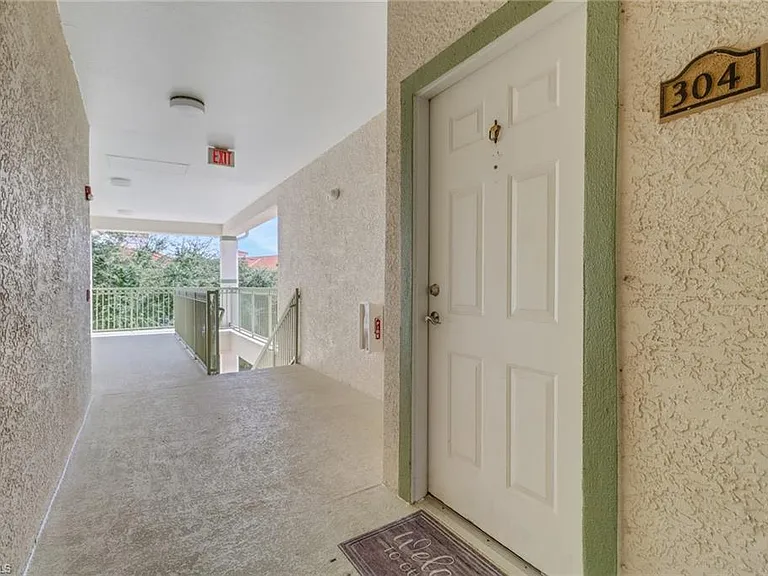 23600 Walden Center Dr #304 — Photo 4