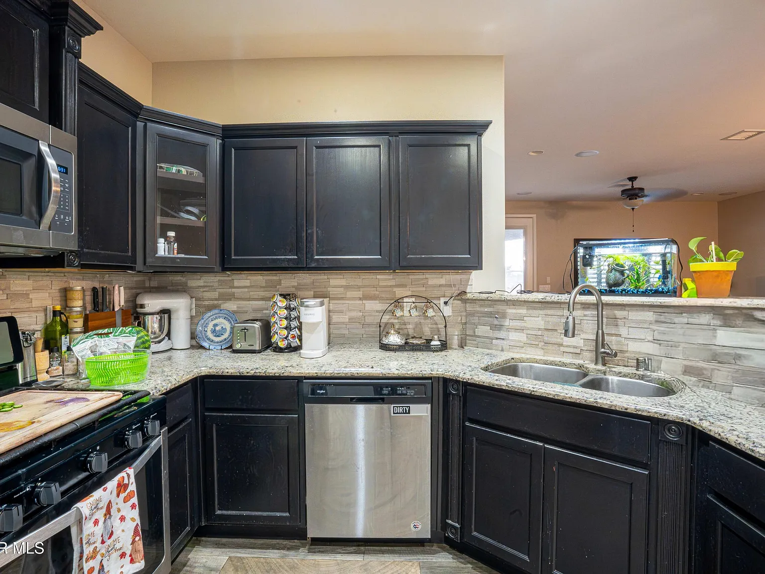 3 bed, 2.0 bath, 1529 sqft, $1,795 — Photo 4