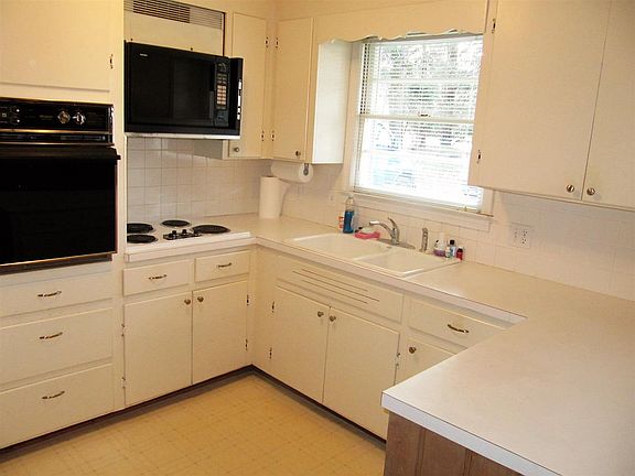 3rd image of 1445 Twilight Ct