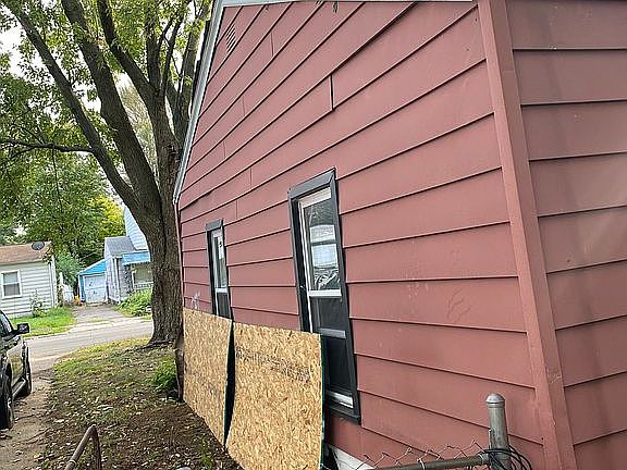 4th image of 25990 Dartmouth St