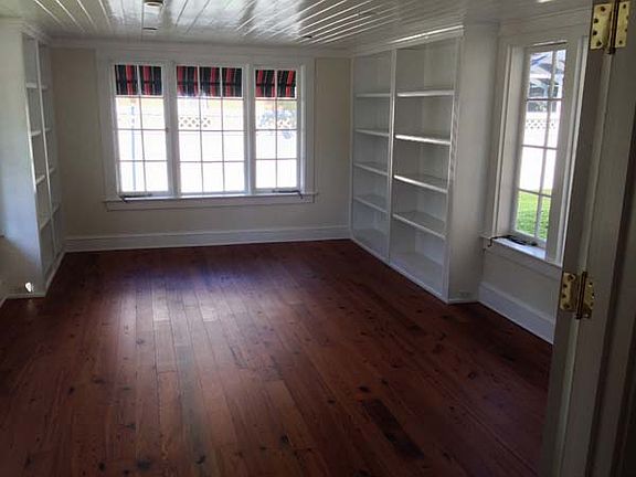 3rd image of 625 Royal Palm Pl