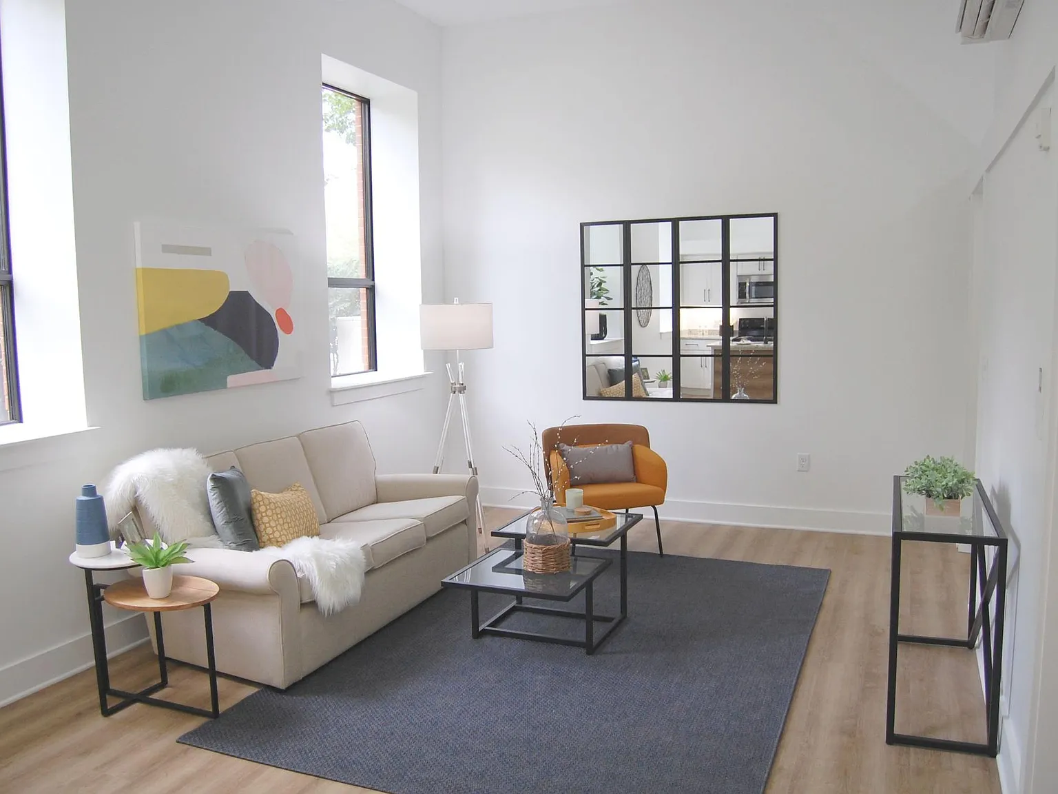 1 bed, 615 sqft, $1,728 — Photo 2