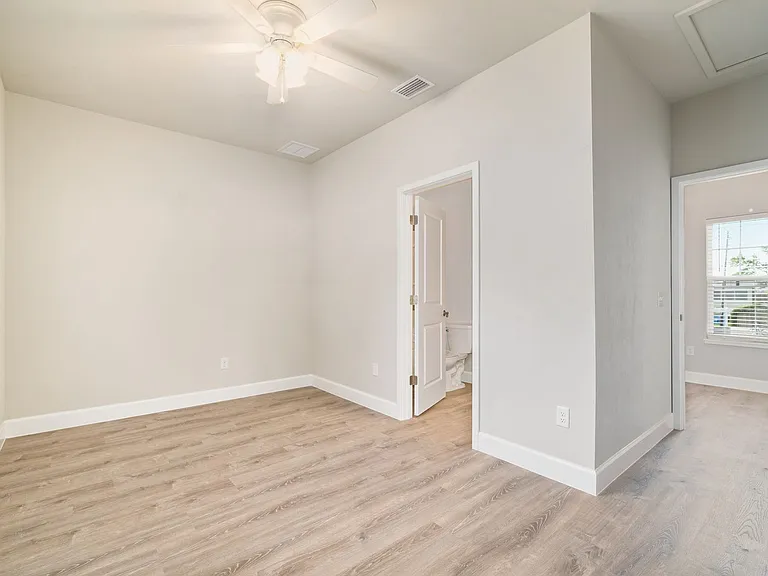 622 NW 3rd Ave #11 — Photo 19