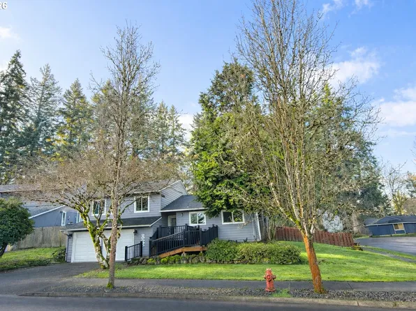 20900 SW Winema Dr, Tualatin, OR 97062