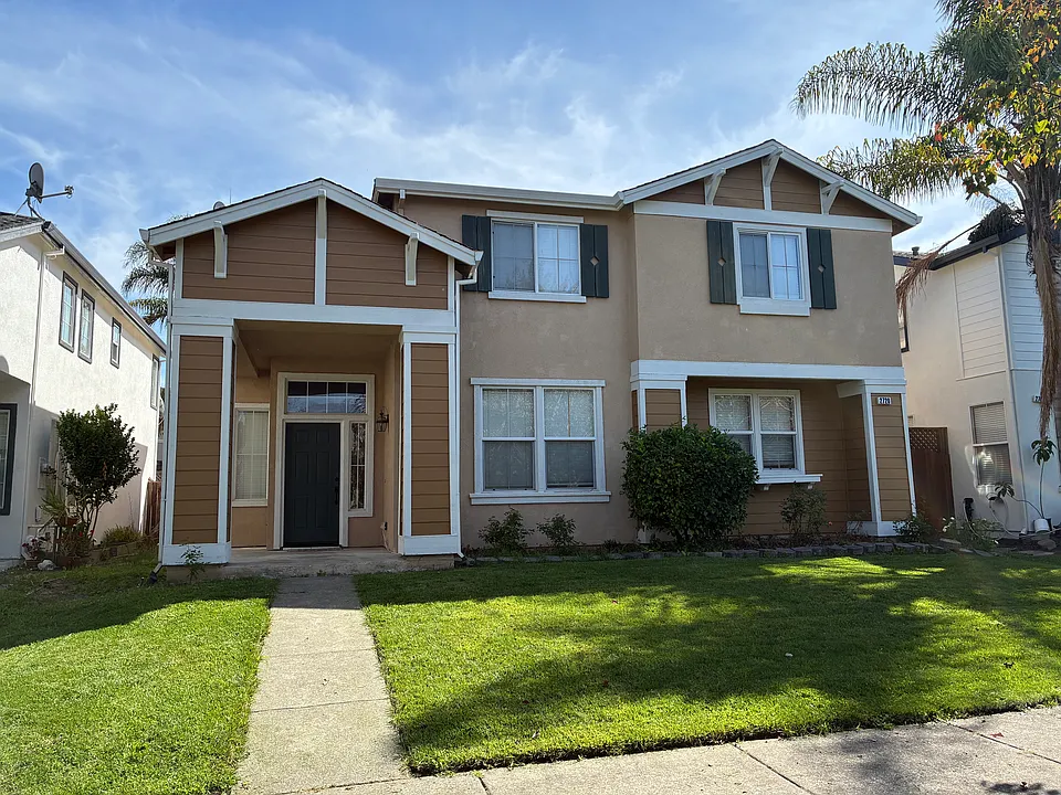 2720 Arbor Grove Ln