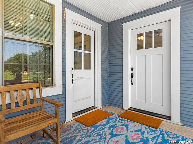 2213 N Flores St — Photo 36
