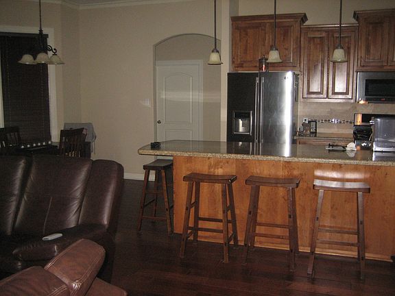 2nd image of 518 Avenue L