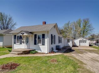 609 3rd St, Carrollton, IL 62016