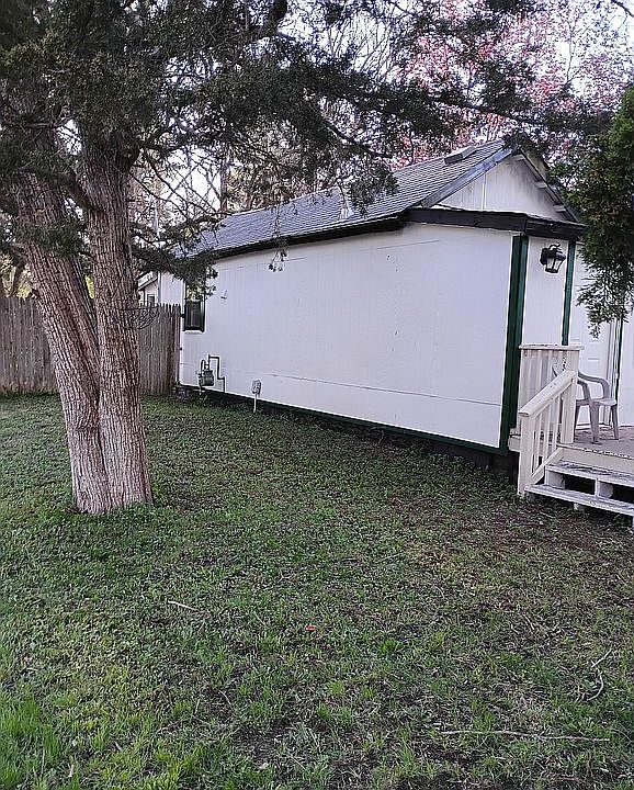 4th image of 23618 Tyler St