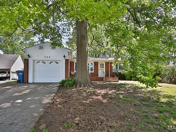 4th image of 732 E Lake Dr