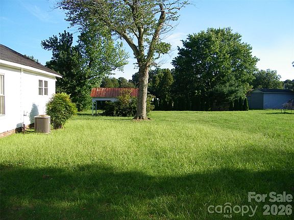 4th image of 104 Anthony Rd