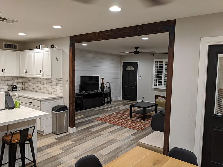 932 W Parkway Blvd — Photo 7
