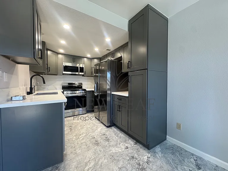831 Carlton Privado — Photo 4