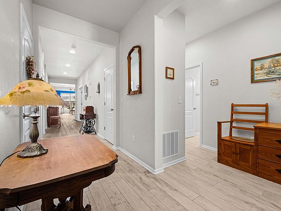 4th image of 6524 Empire Ave