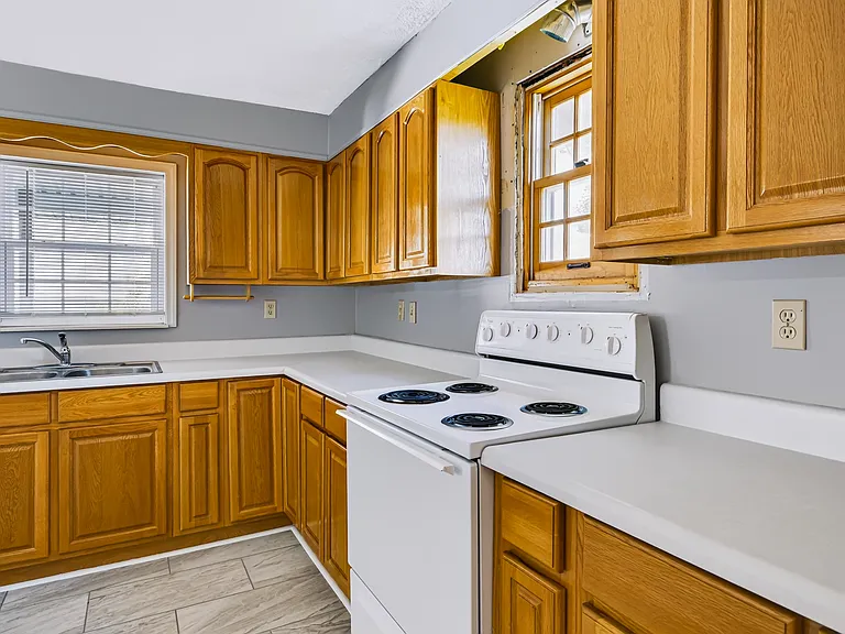 305 Church St — Photo 6