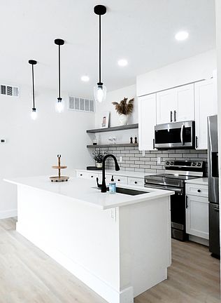 5th image of 12446 STARCREST DR #301