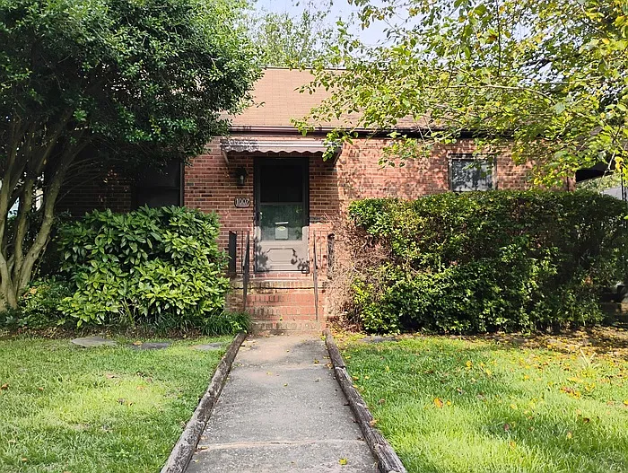 1 bed, 1.0 bath, 700 sqft, $1,350 — Photo 2