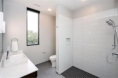 1300 Melrose Ave #209 — Photo 8