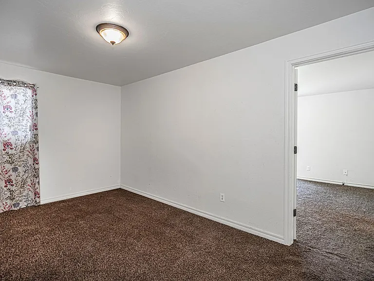 521 Park Pl — Photo 17