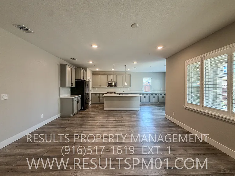 587 River St — Photo 20