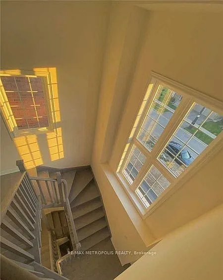 3 bed, $3,000 — Photo 4