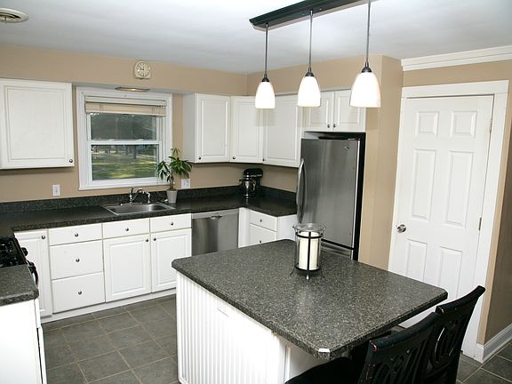 4th image of 15 Water St