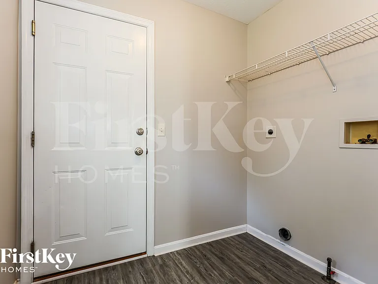 8218 Melrose Ln — Photo 14