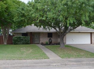 523 Canary Ln, Red Oak, TX 75154