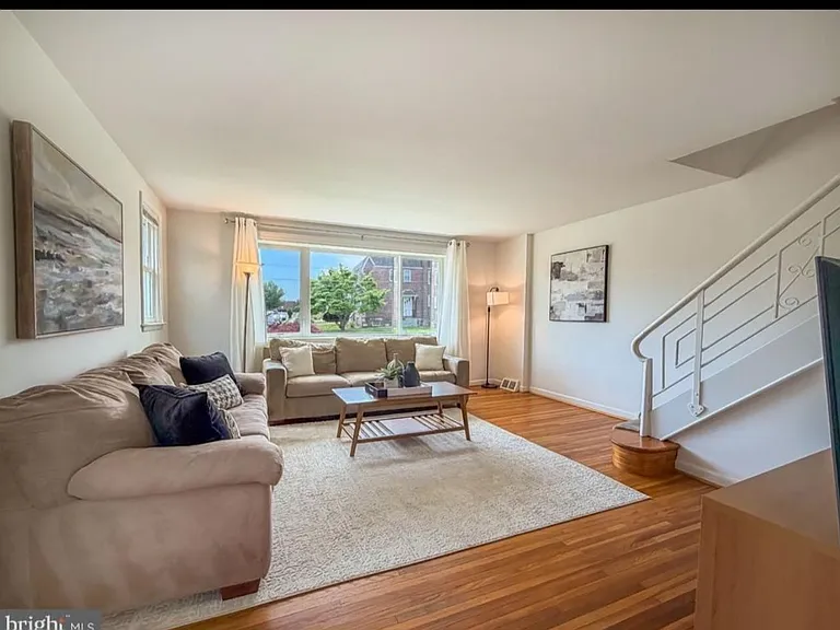 2723 Solly Ave — Photo 2