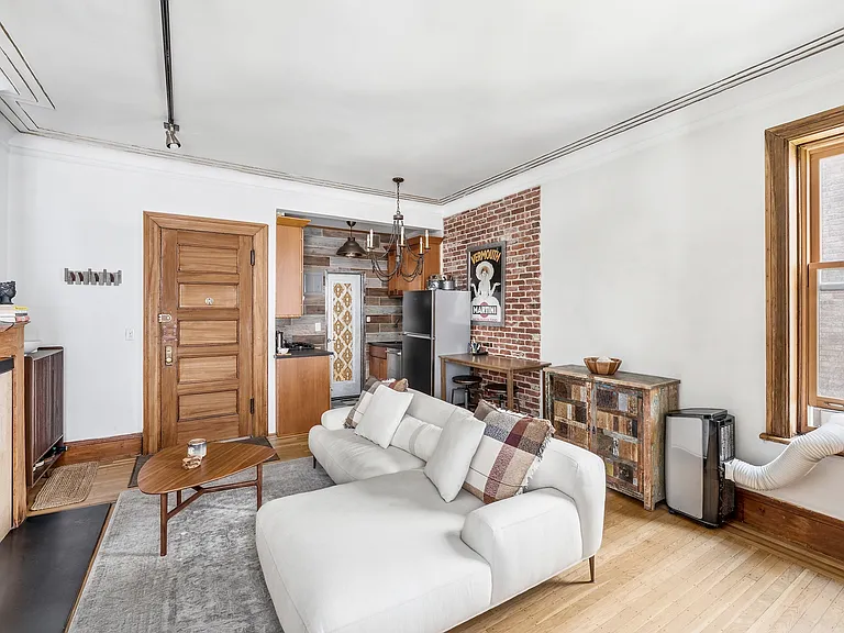331 W 89th St #2B — Photo 4