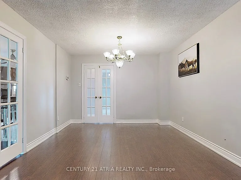 92 Jaffray Rd #UPPER — Photo 6