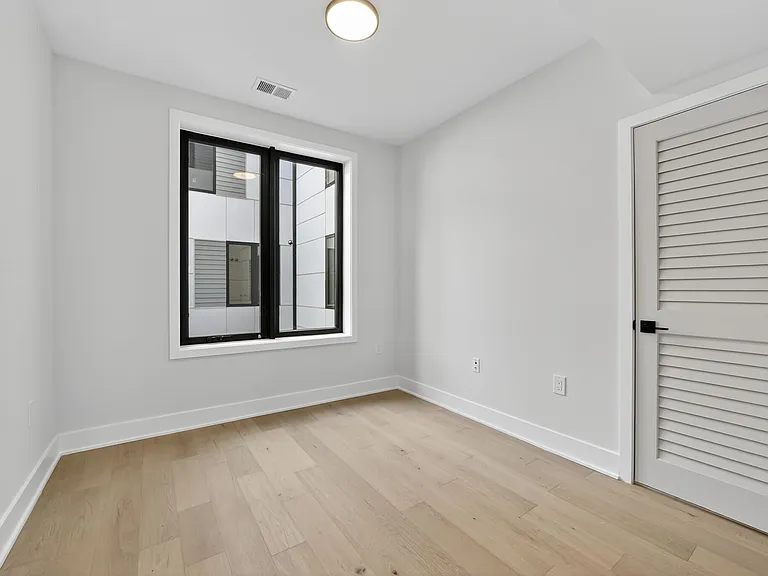 2440 Ontario Rd NW #7 — Photo 10