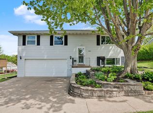 1862 Hansel Dr, Dubuque, IA 52002