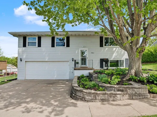 1862 Hansel Dr, Dubuque, IA 52002