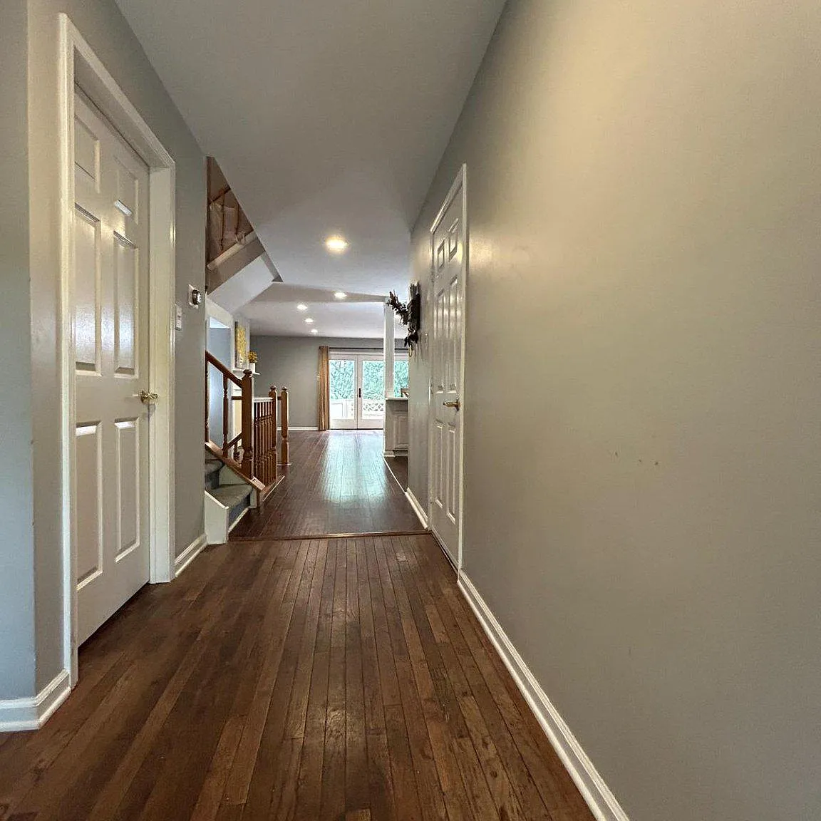 4 bed, 2.5 bath, 2446 sqft, $3,500 — Photo 2