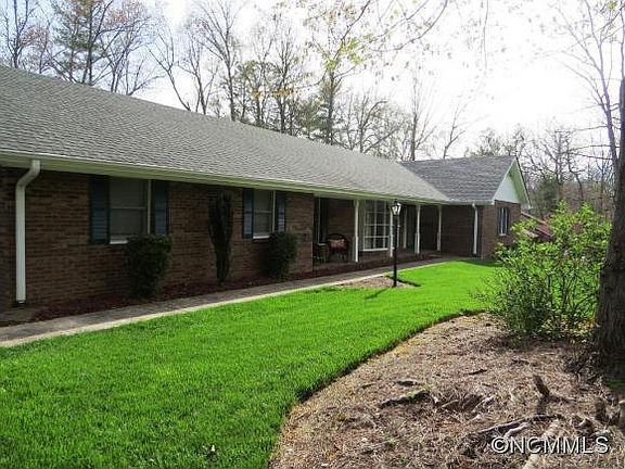 3rd image of 108 Robin Crest Dr