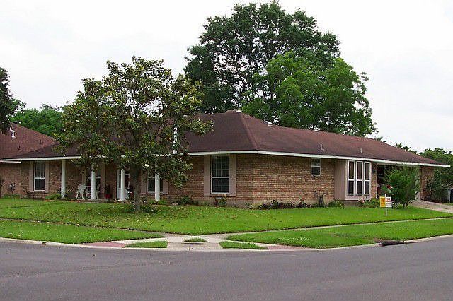 2nd image of 12418 Parkvale Ave