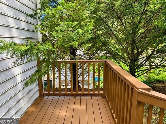 5th image of 4394 Overlook Dr