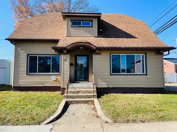 230 2nd St SE, New Philadelphia, OH 44663