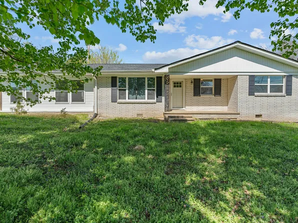 799 McMurry Blvd E, Hartsville, TN 37074