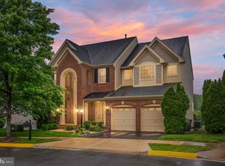 16647 Space More Cir, Woodbridge, VA 22191