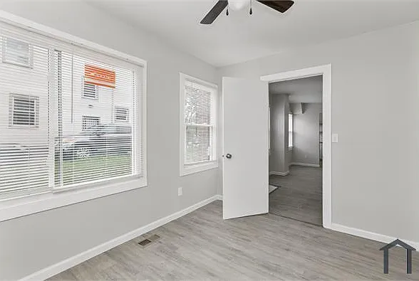 1 bed, 980 sqft, $1,050 — Photo 3