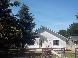 208 W Oregon Ave, Homedale, ID 83628